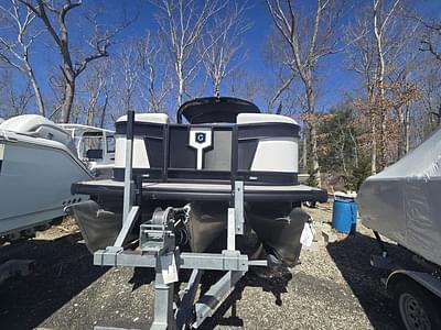 BOATZON | Godfrey Pontoons Monaco 235 SB 2025