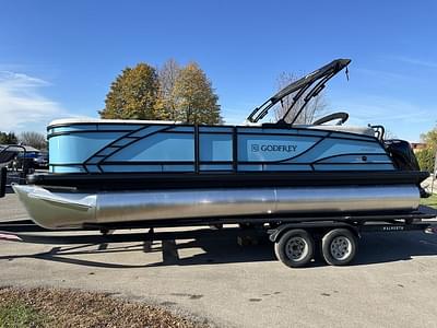 BOATZON | Godfrey Pontoons MONACO 235SB 2025