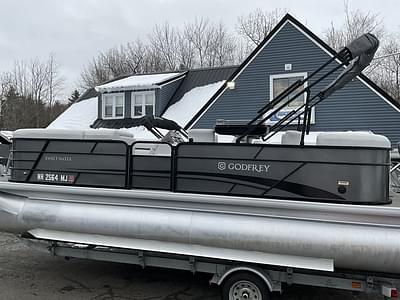 BOATZON | Godfrey Pontoons SW2286MT 2020