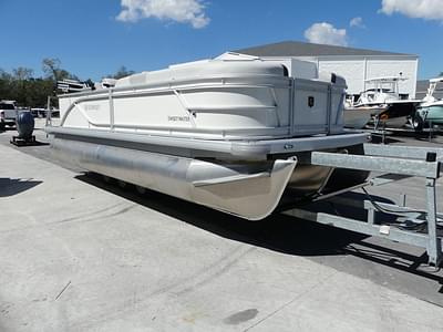 BOATZON | Godfrey Pontoons Sweetwater 2086 CSE 2025