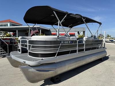 BOATZON | Godfrey Pontoons Sweetwater 2086 F GTP 27 in Center Tube 2022