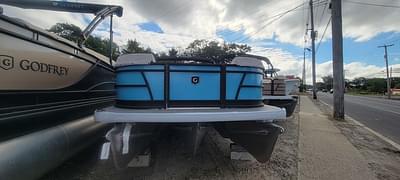 BOATZON | Godfrey Pontoons Sweetwater 2086 SB 2024