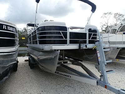 BOATZON | Godfrey Pontoons Sweetwater 2186 C 2024