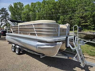 BOATZON | Godfrey Pontoons Sweetwater 2186 C Sport Tube 27in 2023