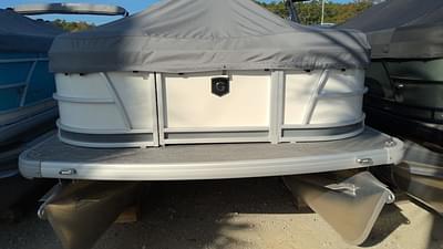 BOATZON | Godfrey Pontoons Sweetwater 2286 CSE 2025