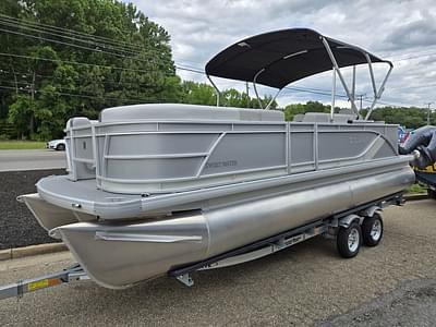 BOATZON | Godfrey Pontoons Sweetwater 2286 FS 27 iMPACT Center Tube Package 2025