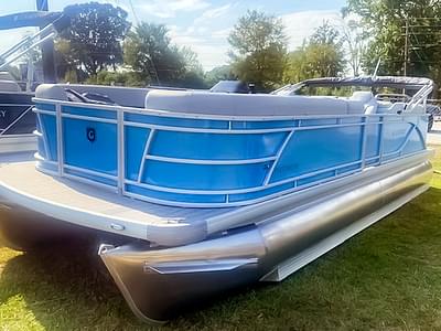 BOATZON | Godfrey Pontoons Sweetwater 2286 SB 2024