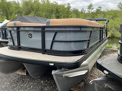 BOATZON | Godfrey Pontoons Sweetwater 2286 SB iMPACT Package 29 in Center Tube 2025 BOATZON | Godfrey Pontoons Sweetwater 2286 SB iMPACT Package 29 in Center Tube 2025