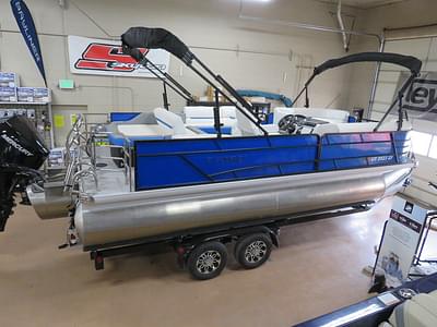 BOATZON | Godfrey Pontoons Sweetwater 2286 SFL 2023