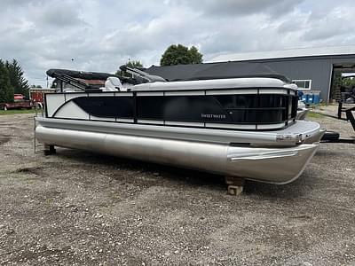 BOATZON | Godfrey Pontoons Sweetwater 2286 SFL 2025