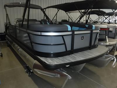 BOATZON | Godfrey Pontoons Sweetwater 2286 SFL GTP 27 in Center Tube Package 2025