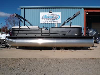 BOATZON | Godfrey Pontoons Sweetwater 2486 SB iMPACT  Package 29 in Center Tube 2024