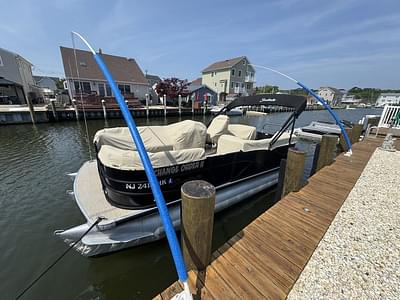 BOATZON | Godfrey Pontoons SWPE 215 SB 2017 BOATZON | Godfrey Pontoons SWPE 215 SB 2017