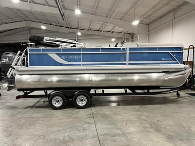 BOATZON | Godfrey Pontoons Xperience 2086 CX 2024