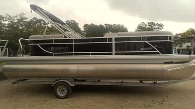 BOATZON | Godfrey Pontoons Xperience 2286 SBX Sport Tube 27 in Package 2026
