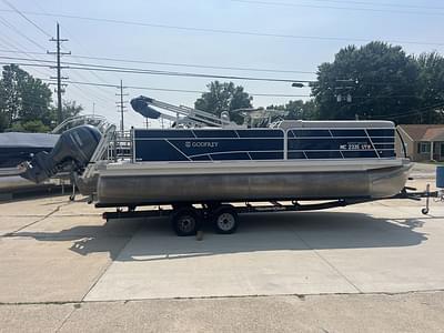 BOATZON | Godfrey SW 2286 SFL TT 2024