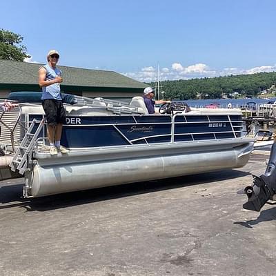 BOATZON | Godfrey Sw2286SB 2019