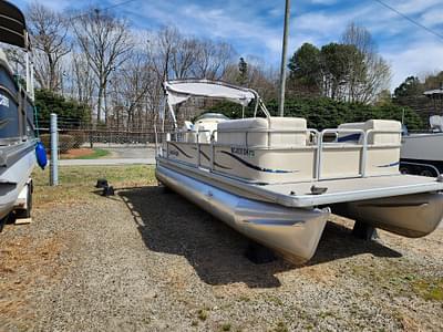 BOATZON | 2007 Godfrey SWEETWATER 2086