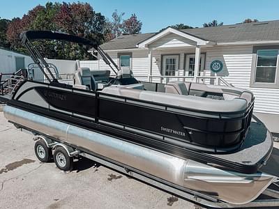 BOATZON | Godfrey Sweetwater 22 Flip Lounge Tritoon 2025