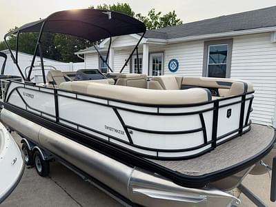 BOATZON | Godfrey Sweetwater 22 Flip Lounge Tritoon 2286 SFL 2025 BOATZON | Godfrey Sweetwater 22 Flip Lounge Tritoon 2286 SFL 2025