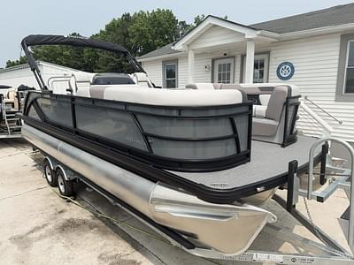 BOATZON | Godfrey Sweetwater 22 Flip Lounge Tritoon  2286 SFLC 2025