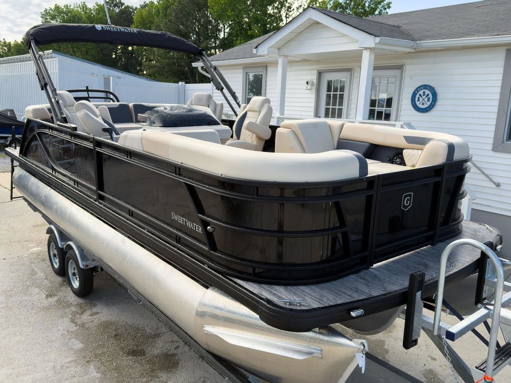 2025 Godfrey Sweetwater 22 Quad Social  2286 QS SPLIT BENCH - Sold Boat