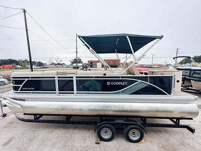 BOATZON | Godfrey Sweetwater 22 Rear Fish Cruise Tritoon 2024 BOATZON | Godfrey Sweetwater 22 Rear Fish Cruise Tritoon 2024