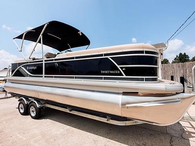 BOATZON | Godfrey Sweetwater 22 Split Bench Tritoon 2024