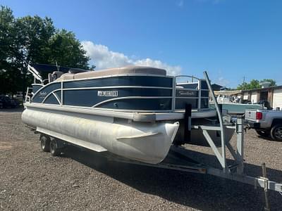 BOATZON | 2015 Godfrey Sweetwater 220 Premium Edition Coastal Edition BOATZON | 2015 Godfrey Sweetwater 220 Premium Edition Coastal Edition