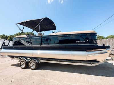 BOATZON | Godfrey Sweetwater 2224 Split Bench Tritoon 2024