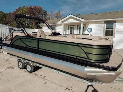 BOATZON | Godfrey Sweetwater 2224 Split Bench Tritoon 2025