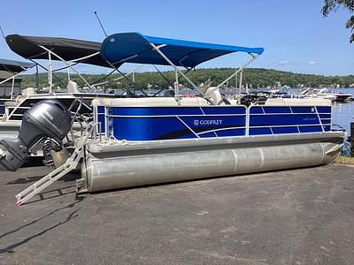 BOATZON | Godfrey SWEETWATER 2286 SB 2023