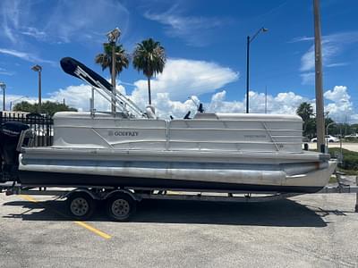 BOATZON | 2022 Godfrey SWEETWATER 2286 SFL