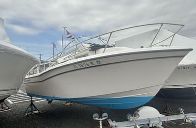 BOATZON | 2000 Grady-White Adventure 208