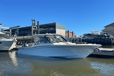 BOATZON | Grady-White Freedom 325 2024