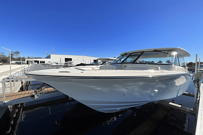 BOATZON | Grady-White Freedom 415 2025