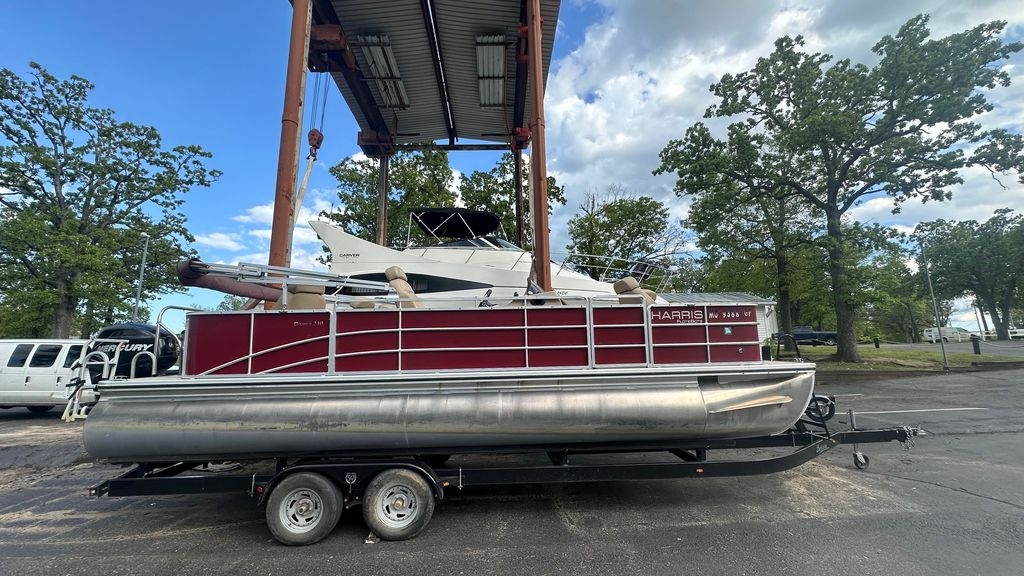 2014 Harris Cruiser 240 - Sold Boat