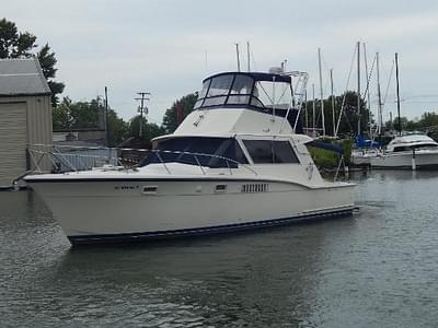 BOATZON | Hatteras 38 Convertible 1972