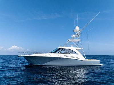 BOATZON | Hatteras 45 Express Cruiser 2016