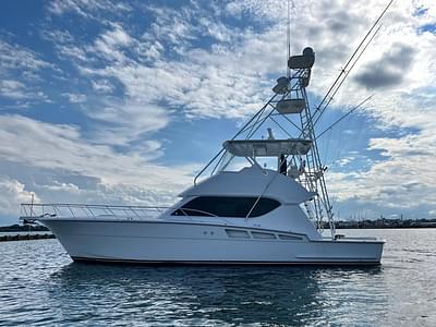 BOATZON | Hatteras 50 Convertible 2005