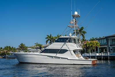 BOATZON | 2001 Hatteras 60 Convertible