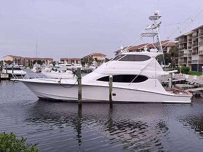 BOATZON | Hatteras 68 Convertible 2006