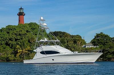 BOATZON | Hatteras 68 Convertible 2006