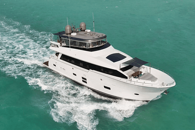 BOATZON | Hatteras M90 PANACERA 2019