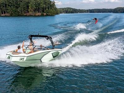 BOATZON | Heyday Wake Boats WT2DC 2023