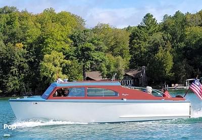 BOATZON | Higgins Deluxe Sedan Cruiser