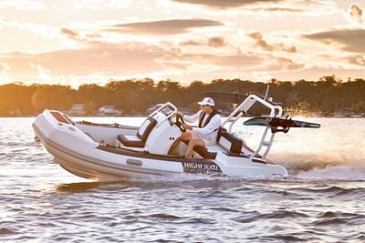 BOATZON | Highfield Jet420 2025