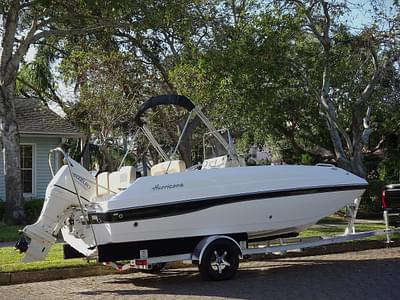 BOATZON | Hurricane Center Console 19 OB 2020