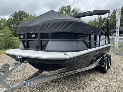 BOATZON | Hurricane FunDeck 1960 RE 2025 BOATZON | Hurricane FunDeck 1960 RE 2025