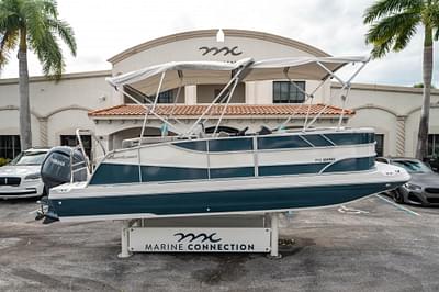 BOATZON | 2025 Hurricane FunDeck 2260 OB